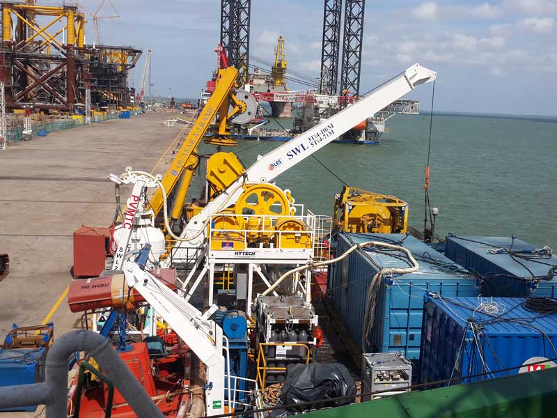 rental hydraulic winch , hire hydraulic winch , winch for offshore, rental winch application for offshore, Rental a frame , crane , Supply hydraulic winch , a frame, crane hydraulic equipment for offshore.